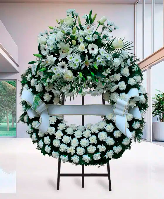 Corona Funeraria de claveles blancos para Tanatori Reus Mémora